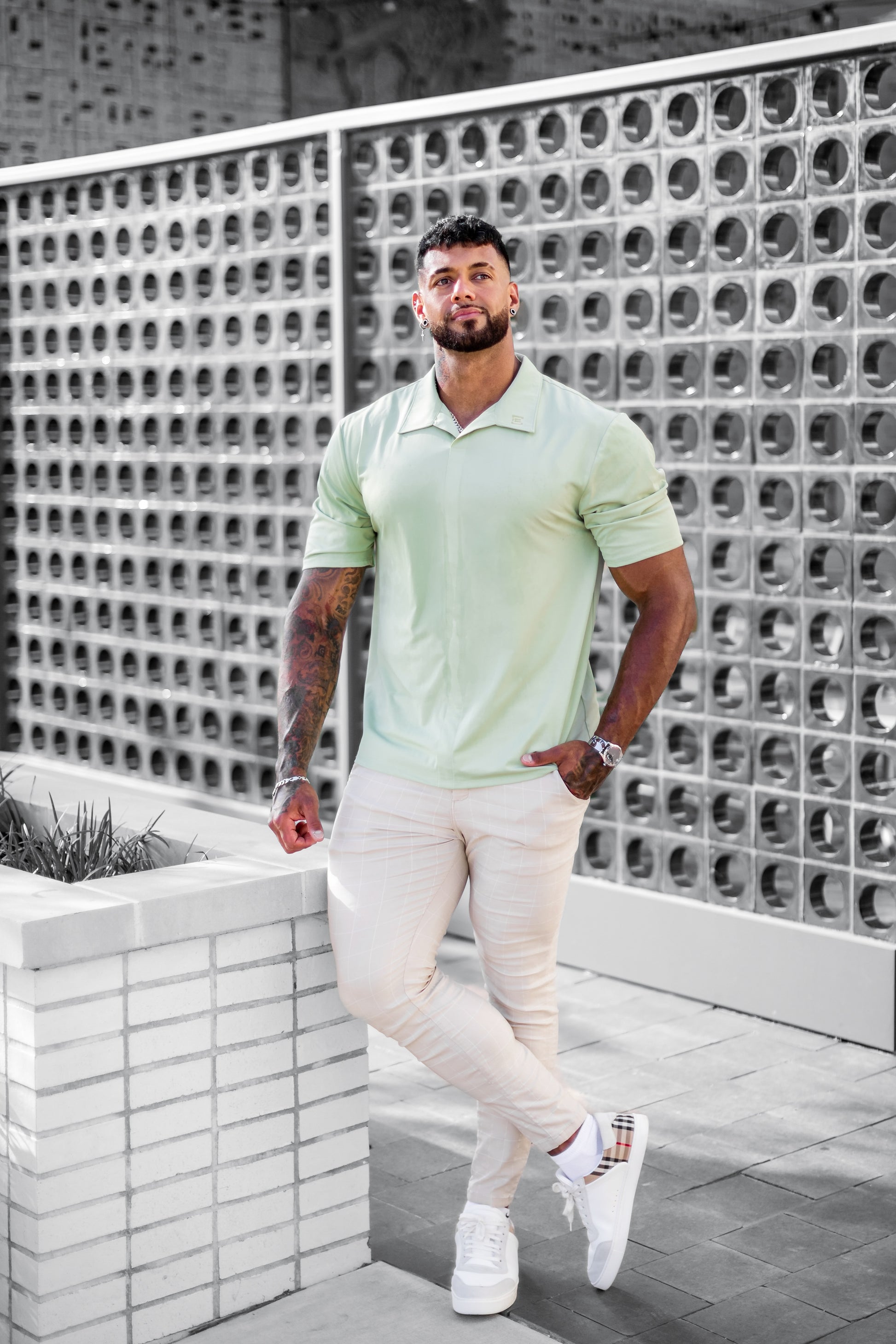Buttonless Flex-Fit Shirt
